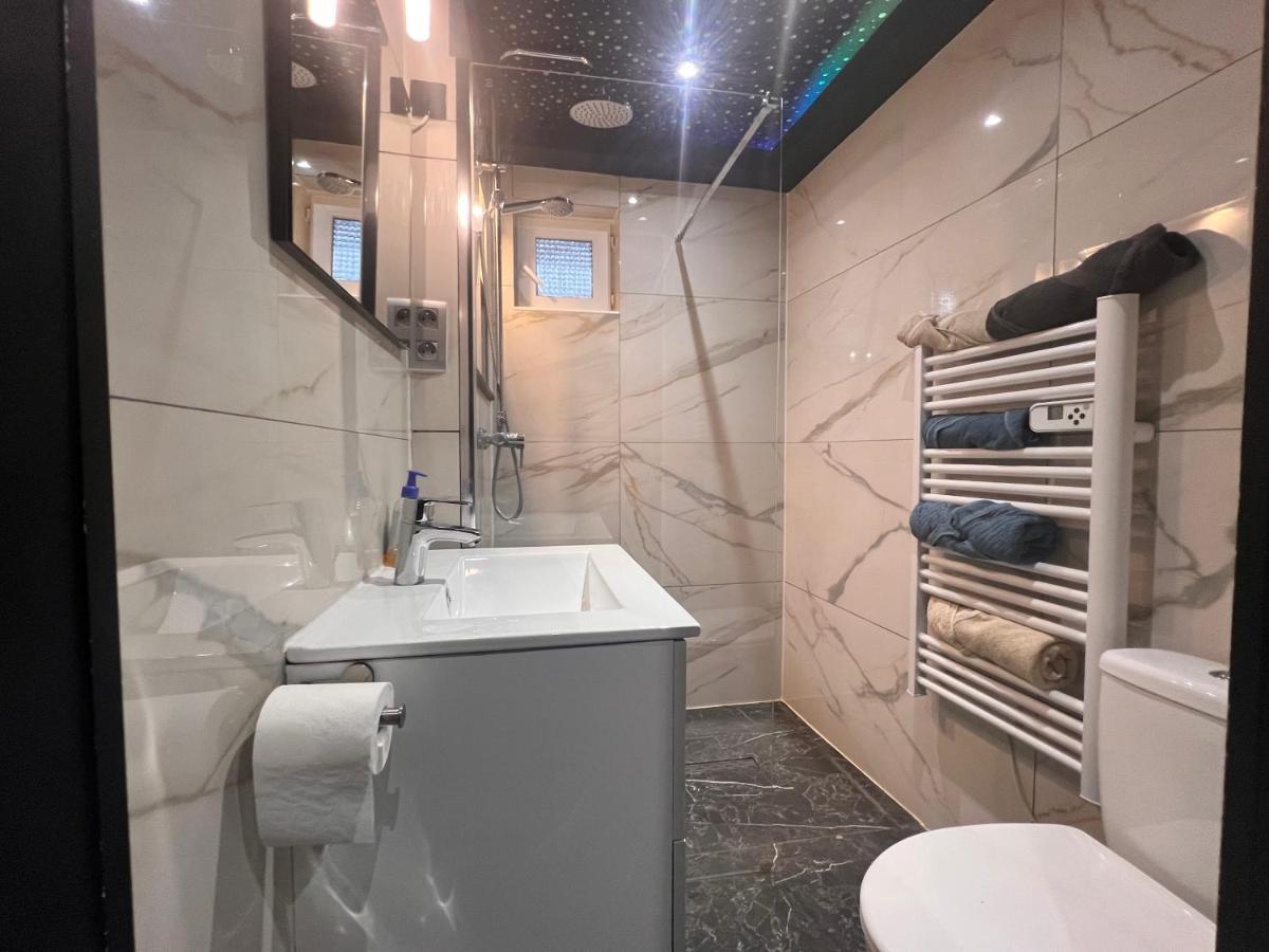 Delille Pere Et Fils Apartman Albertville Kültér fotó